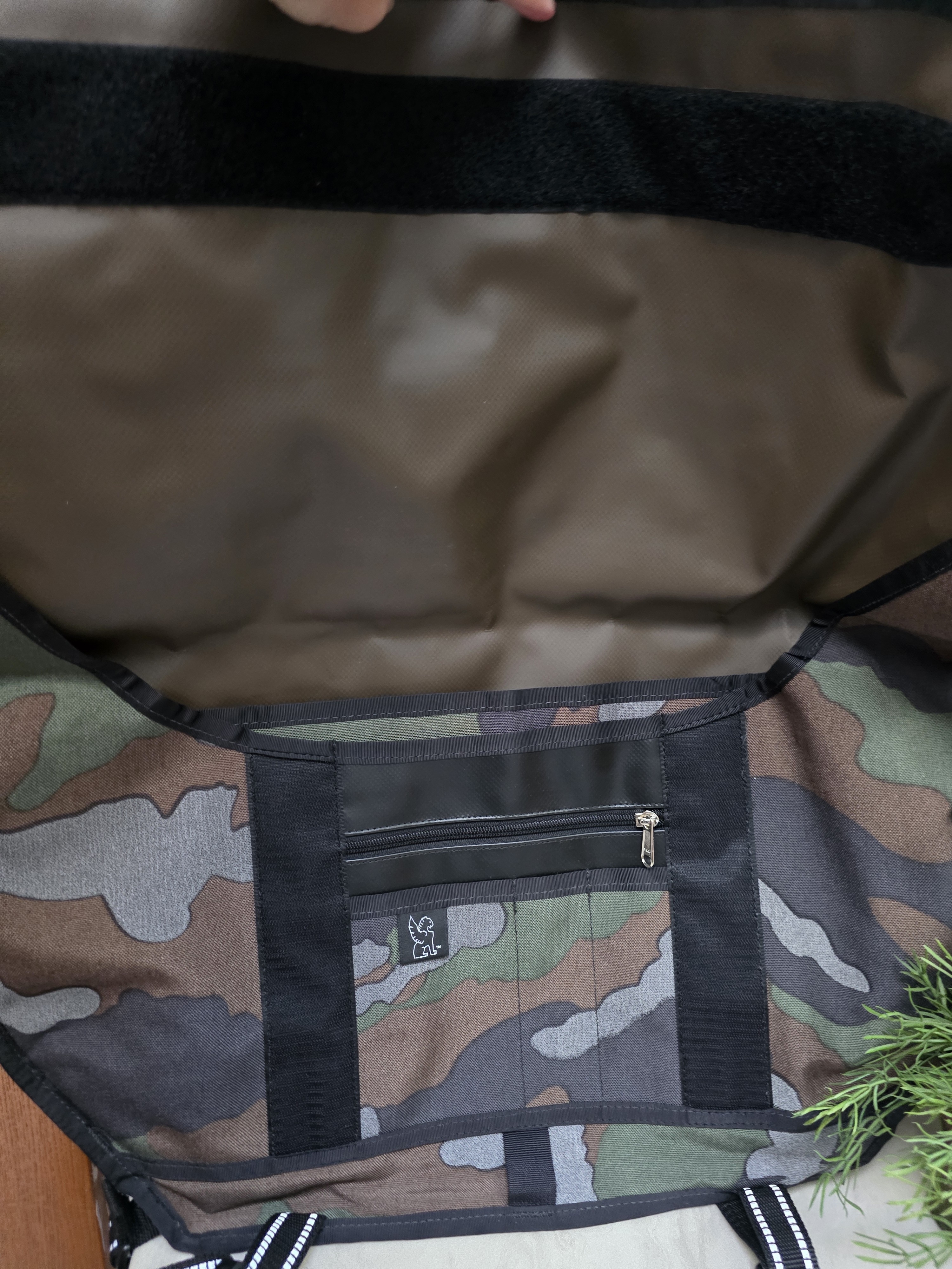 Chrome Camo 24l Messenger Laptop Bag In Camo, Nwot, Limited Edition Series! — image 6 of 8